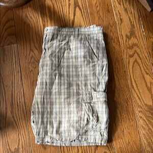 Wrangler Tan and Blue Cargo Shorts Comfortable Casual Wear